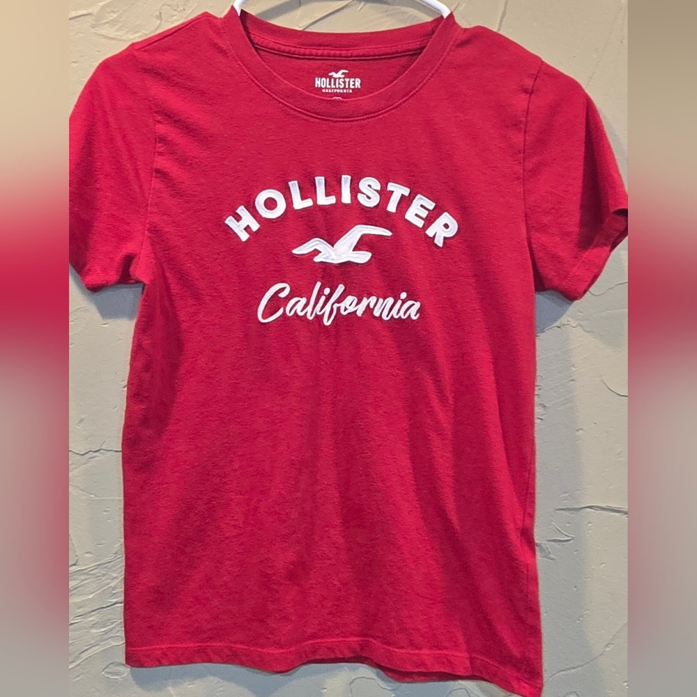 💥Hollister California Red Tee